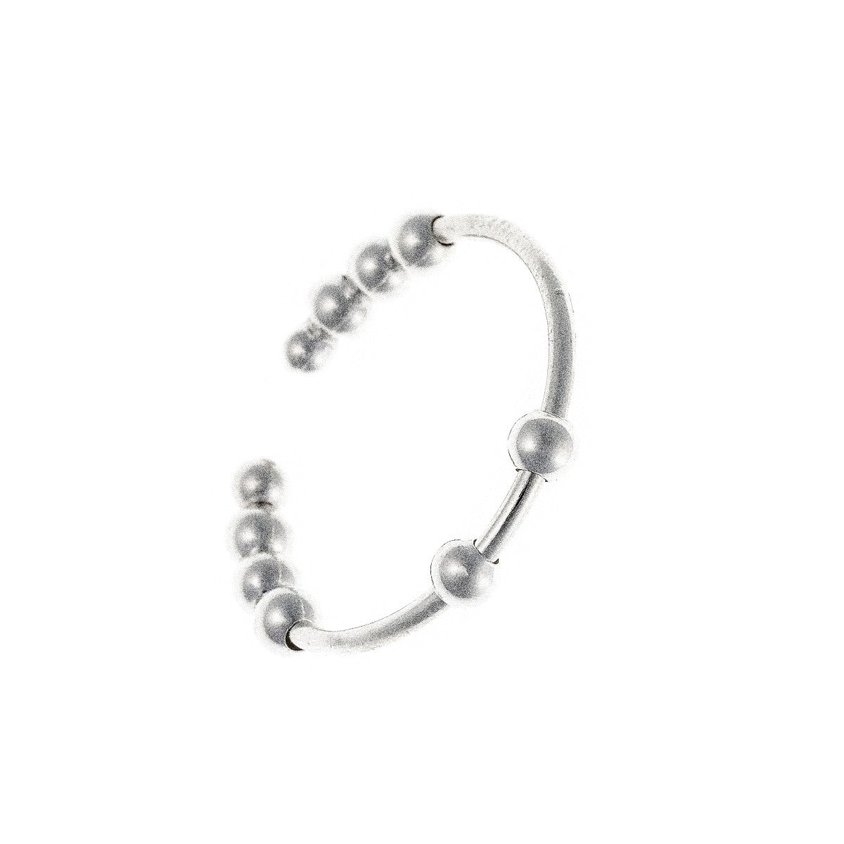 Anillo de plata de ley con cuentas