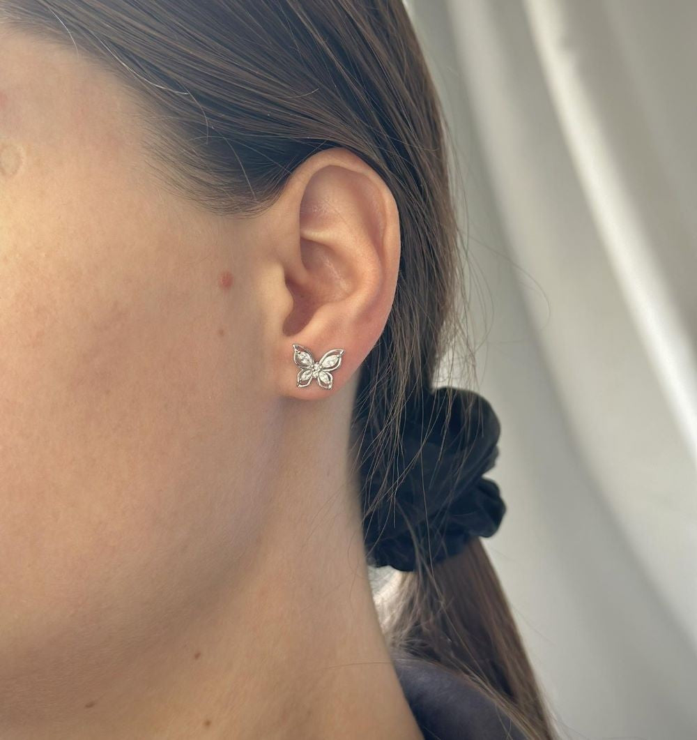 Pendientes de mariposa de plata de ley