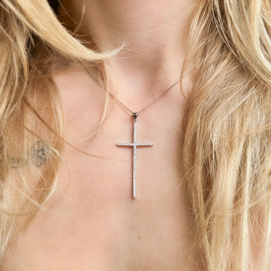 Collar de cruz de circonitas cúbicas de plata esterlina