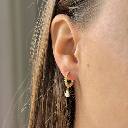 Aros con dije de circonita cúbica en plata de ley