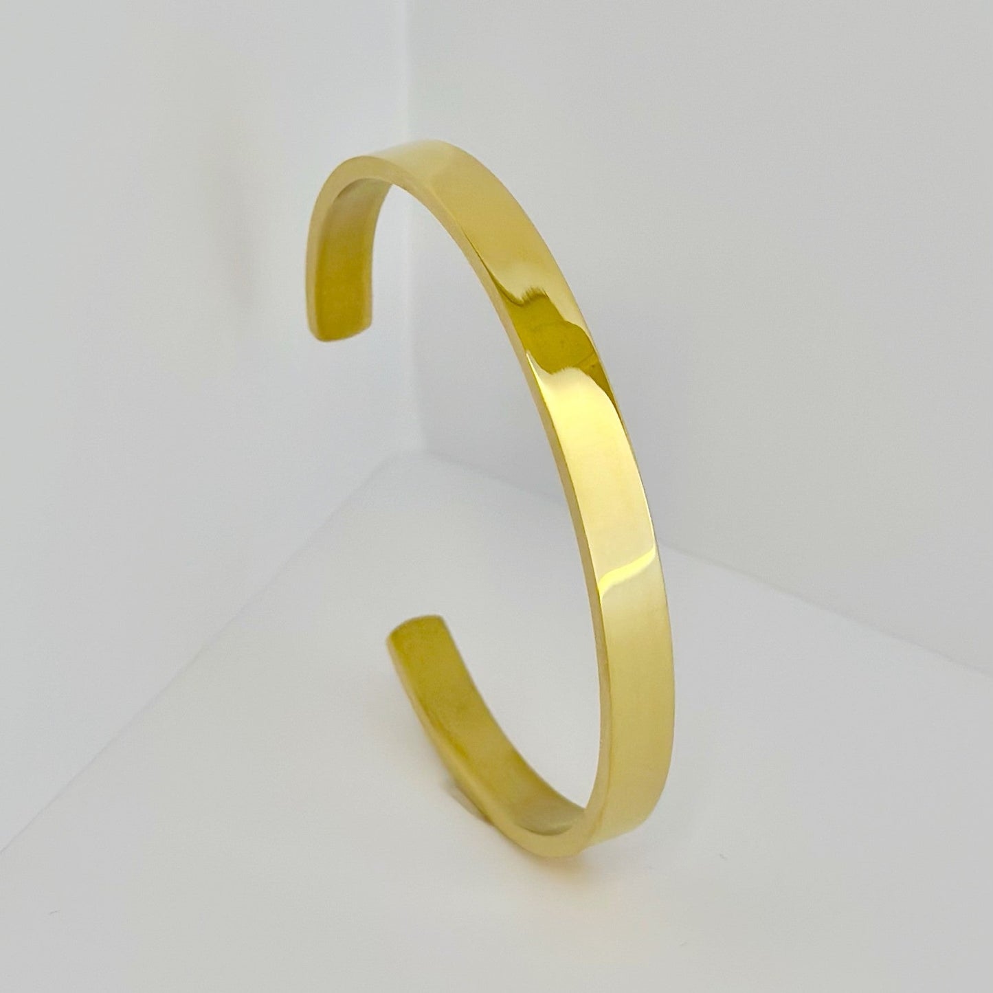Hera – 18K Gold Plated Bangle (4mm / 6mm)