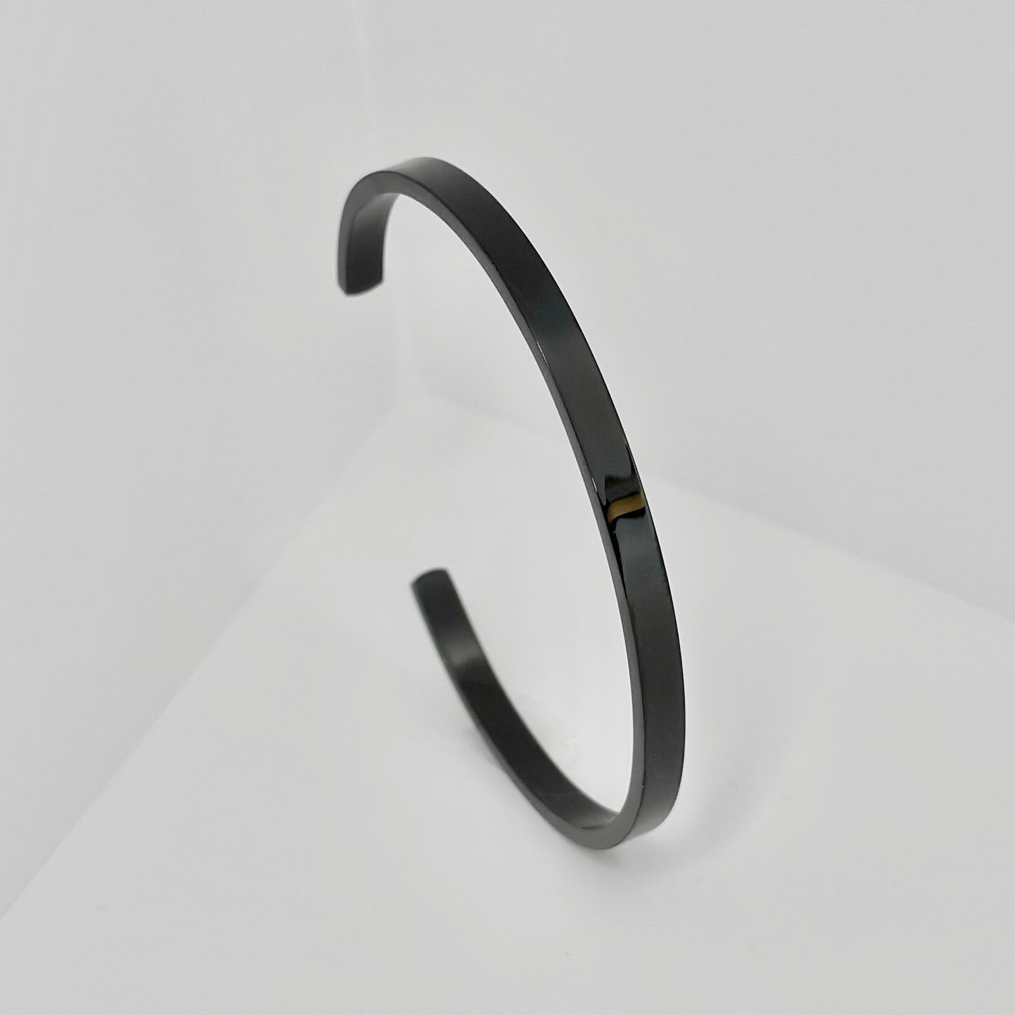Hera – Black Gun Plated Bangle (4mm / 6mm)