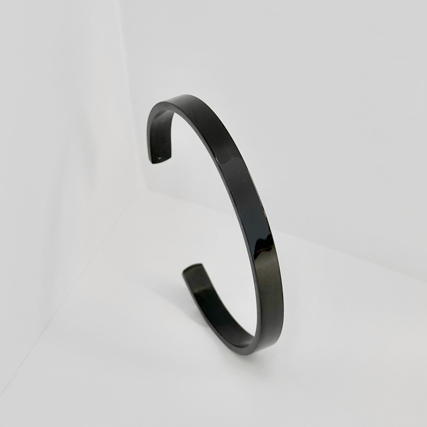Hera – Black Gun Plated Bangle (4mm / 6mm)