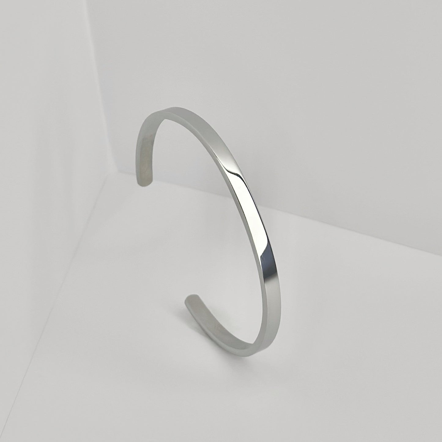 Hera Bangle (4mm / 6mm)