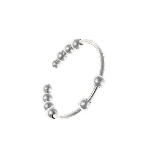 Anillo de plata de ley con cuentas