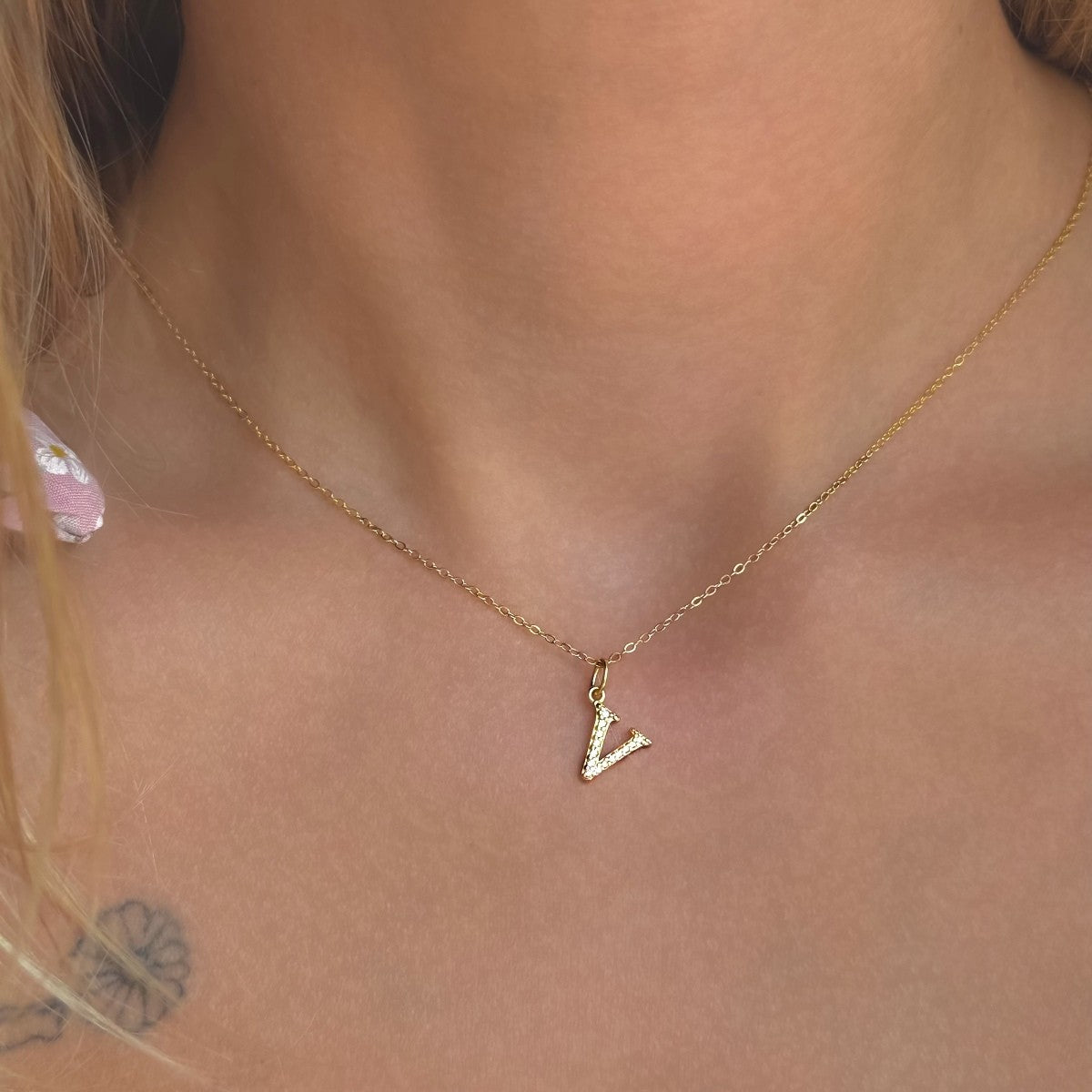 Collar con inicial de plata de ley