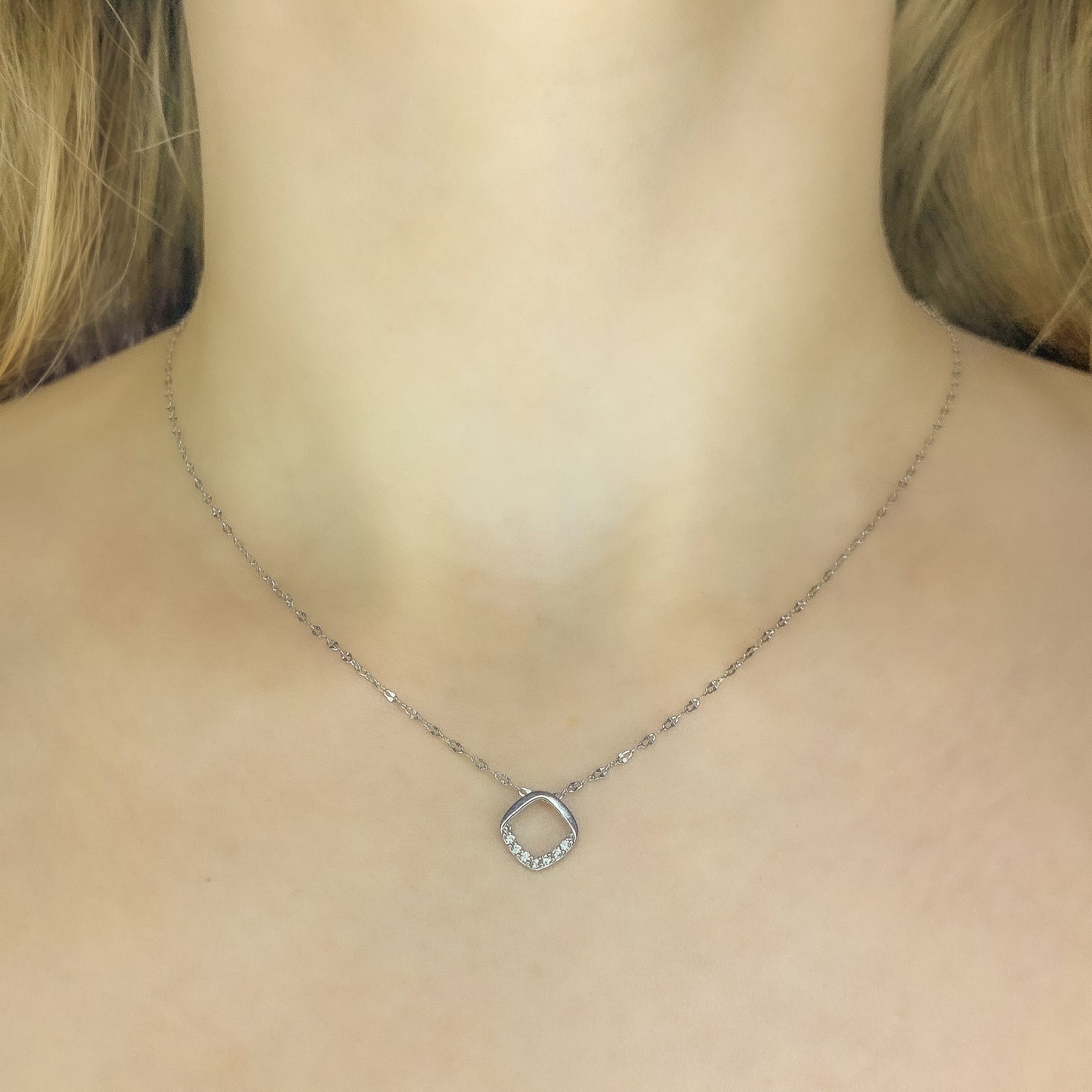 Collar rombo de plata de ley