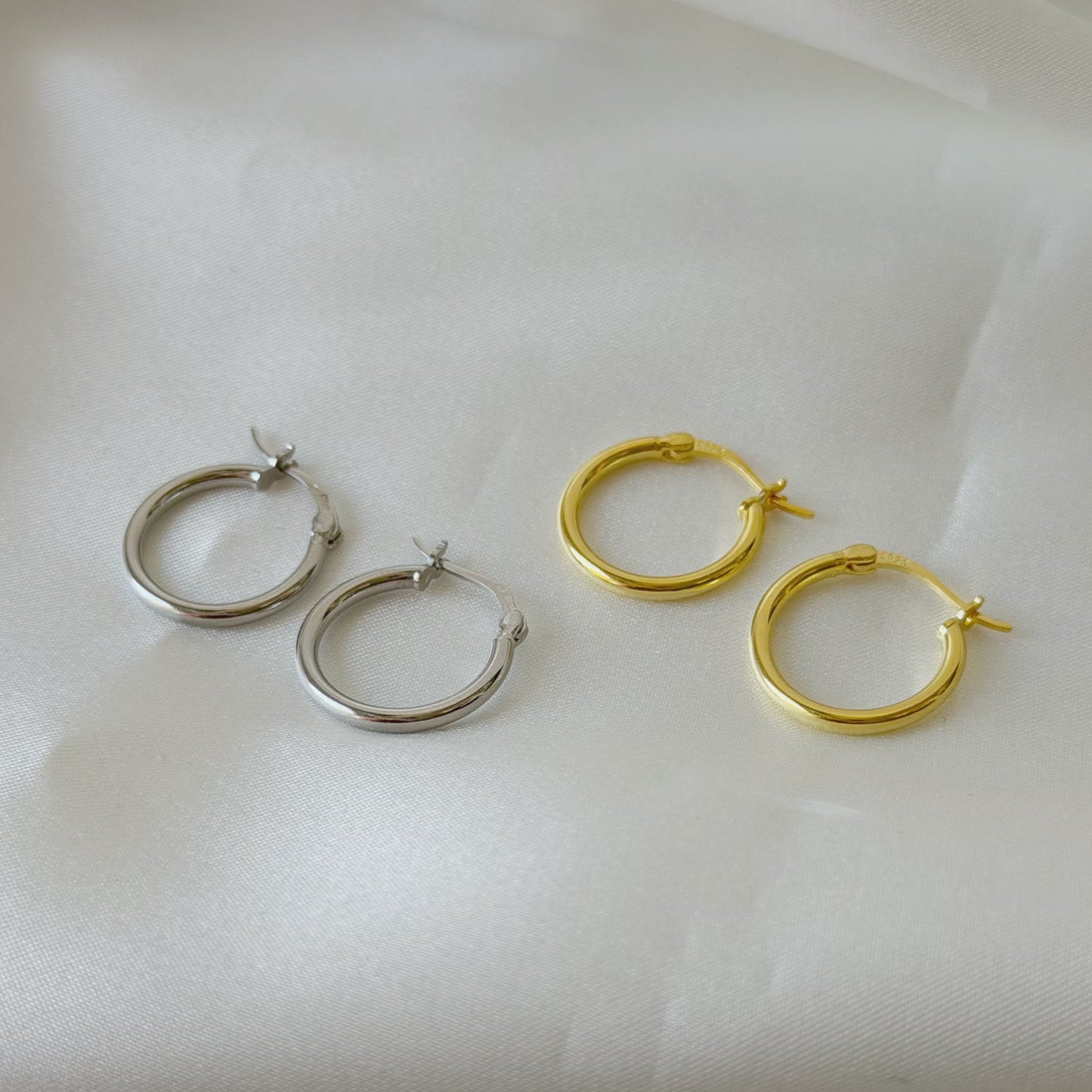 Aros con candado inglés en plata de ley