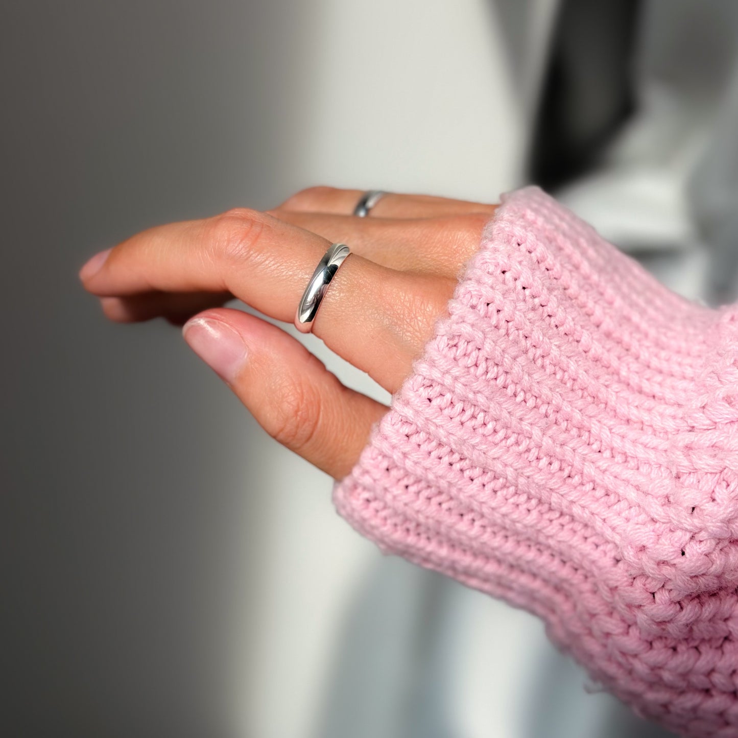 Sophia – Classic 4mm Sterling Silver Ring