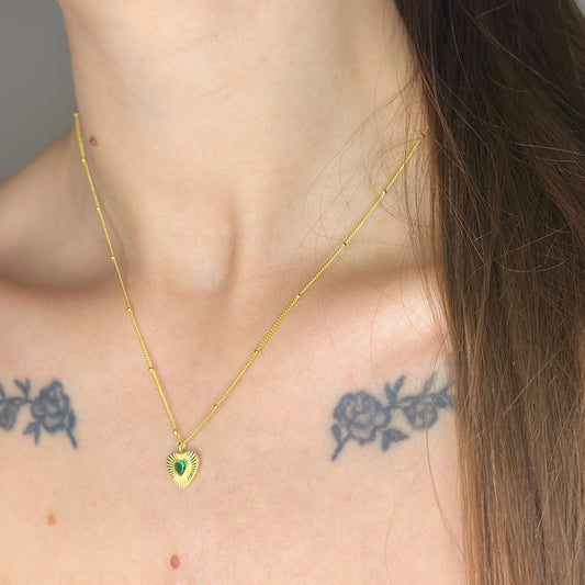 Collar de corazón de plata esterlina con circonitas