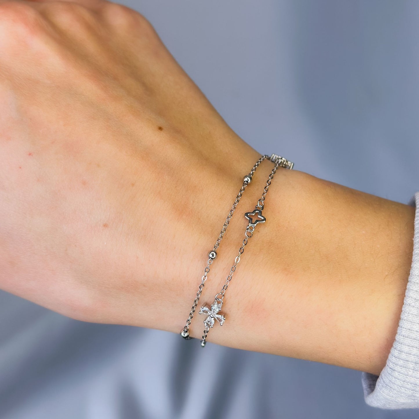 Pulsera de plata de ley con trébol y flor