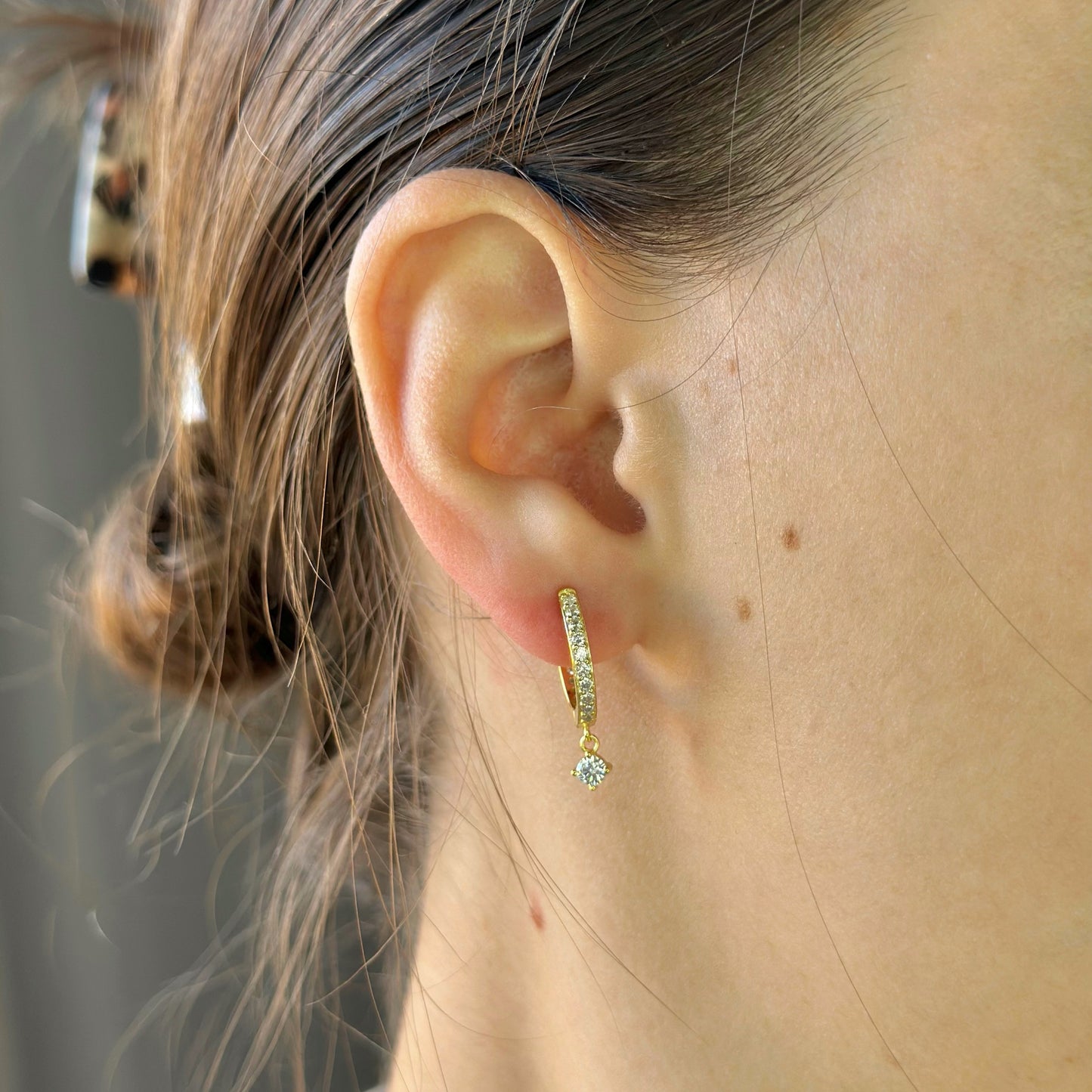 Aros con dije de circonita cúbica en plata de ley