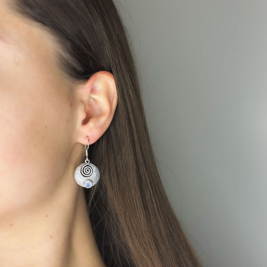 Pendientes de piedra lunar de plata de ley